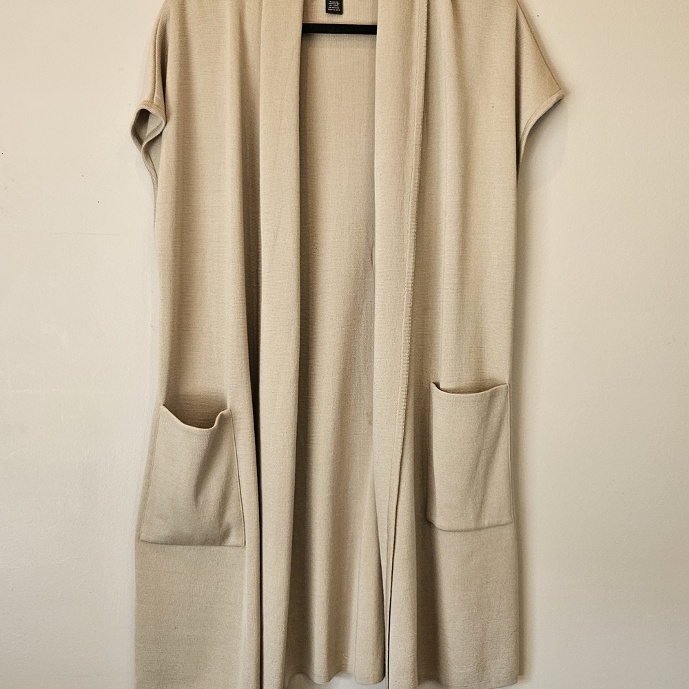 St. John Beige Robe - Picture 2 of 9